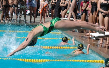 Swimmers sweep rivals in meet Swimmers sweep rivals in meet